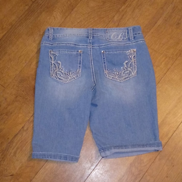 A Code Bleu Bermuda jean shorts - Picture 5 of 8